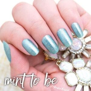 Color Street Sparkling Green Nail Strips